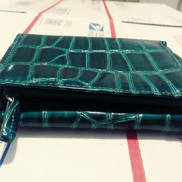 👛 YANG GUAN DESIGNER GREEN PURSE.🎋 - Picture 2 of 5